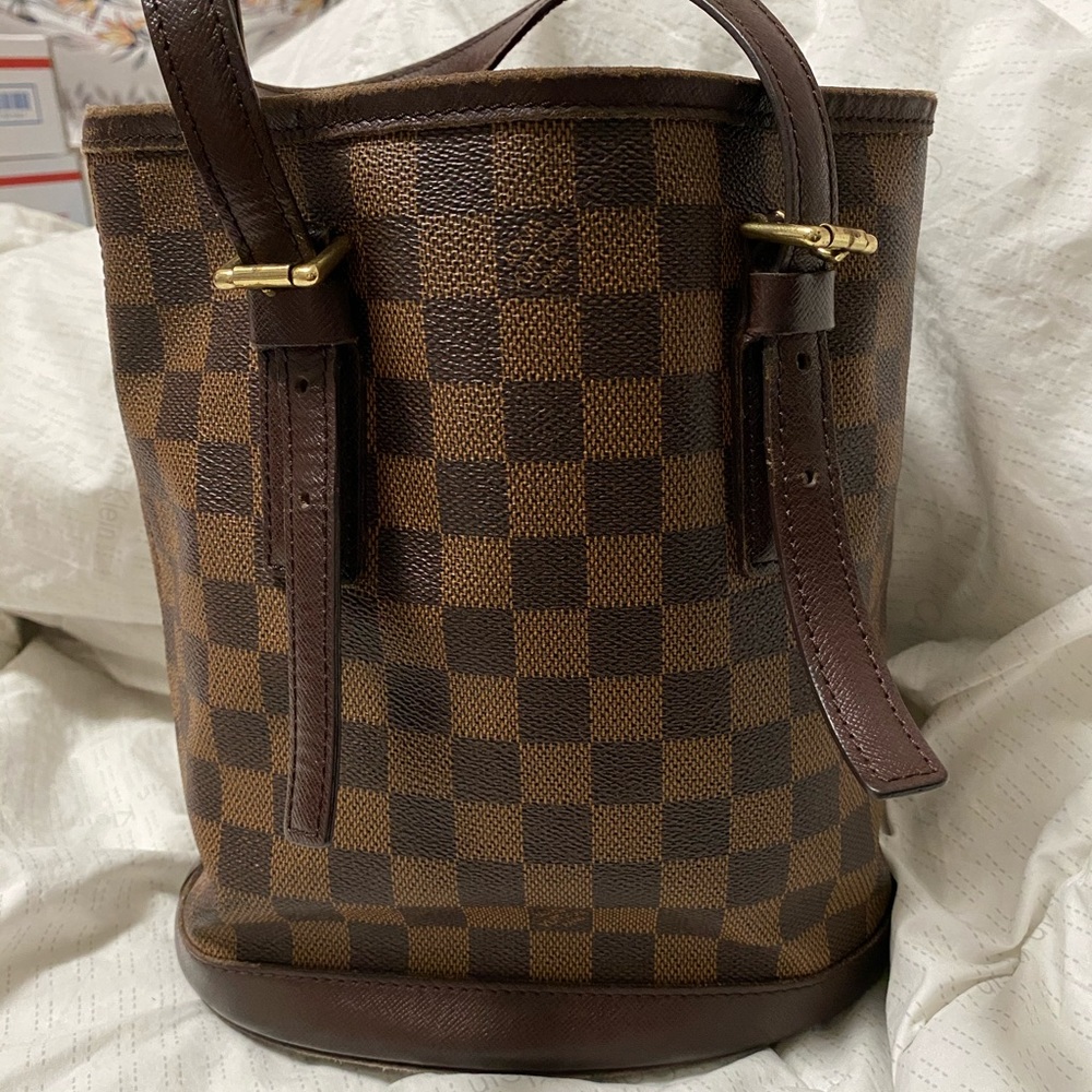 Authentic Louis Vuitton bucket bag
